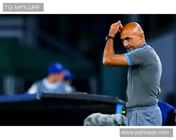 足球明星捂嘴说话视频引发热议背后的秘密与趣事揭秘