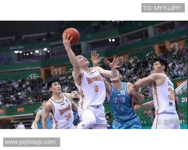 广州篮球队在锦标赛中的耐力表现分析与战术探讨 广州篮球队在锦标赛中的耐力表现分析与战术探讨