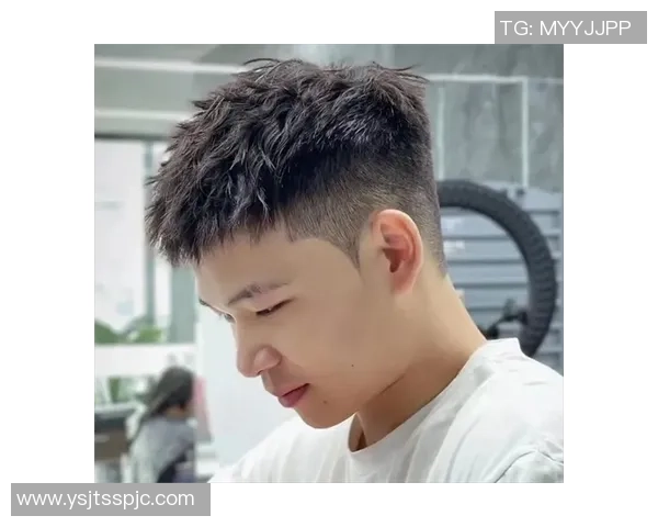 足球明星锡纸烫头型引领潮流时尚风潮的背后故事与影响 足球明星锡纸烫头型引领潮流时尚风潮的背后故事与影响