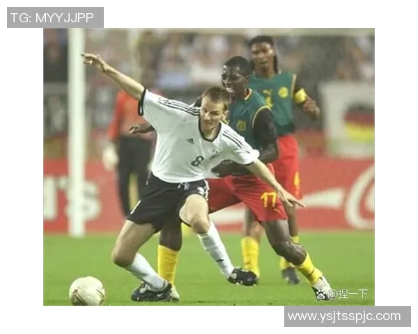 足球明星与队友关系紧张引发媒体热议球队内部氛围堪忧 足球明星与队友关系紧张引发媒体热议球队内部氛围堪忧